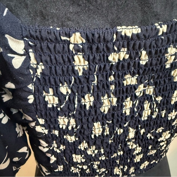 Lulu's | Pretty Fresh Navy Blue Floral Print Ruched Puff Sleeve Crop Top - Picture 8 of 11